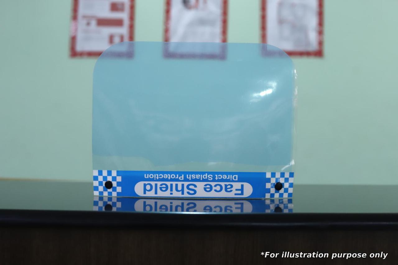 Vaccinated Staff - Oyo 22055 Dadar Residency Hotel - Mumbai — Photos 2